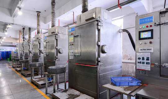 Cryogenic Deburring/Deflashing Machine